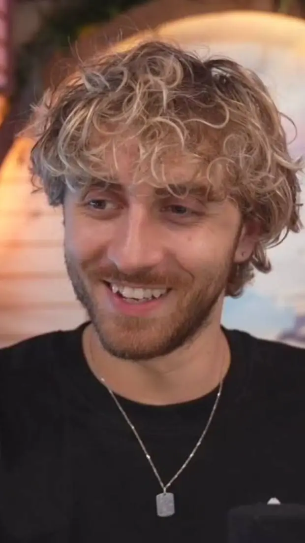 ai character: Sora background