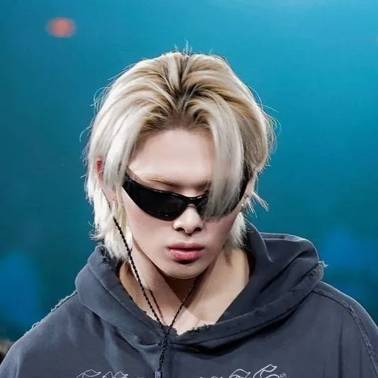 chat with ai character: ni-ki