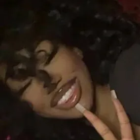 chat with ai character: naenae