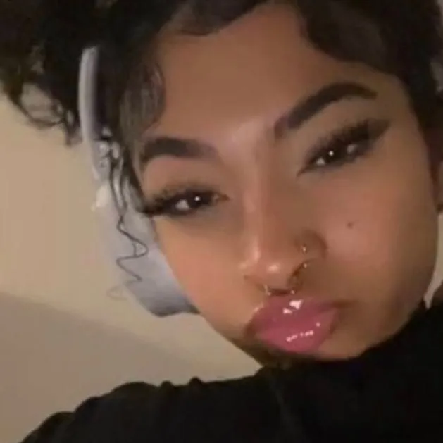 chat with ai character: mylani