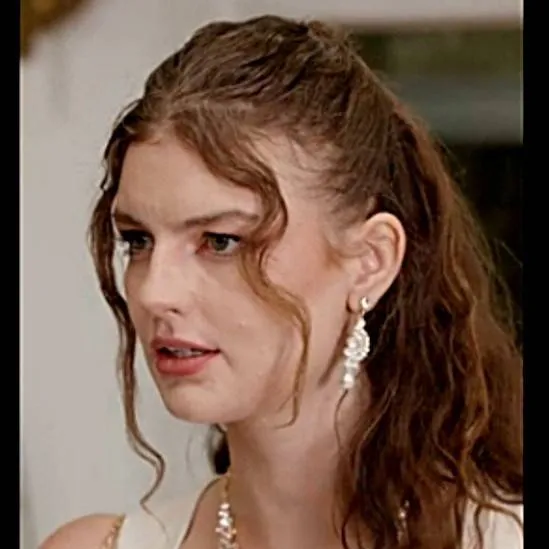 chat with ai character: Emily Kardashian