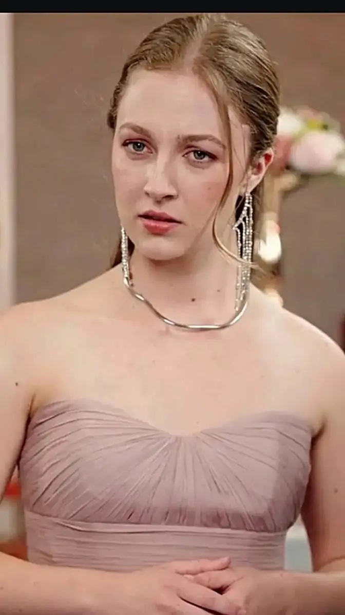 ai character: Daisy K Nash background