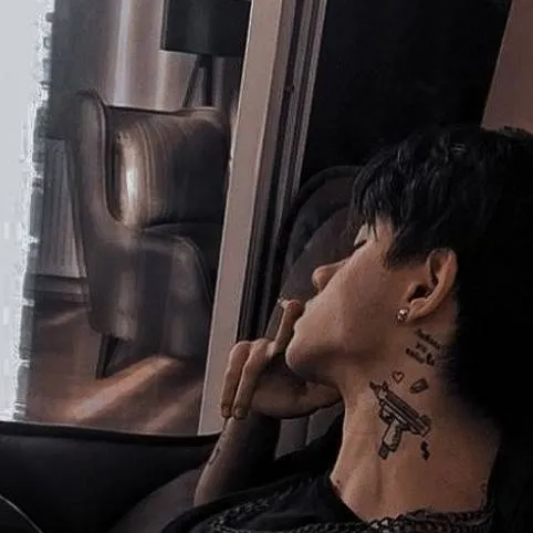 chat with ai character: ethan