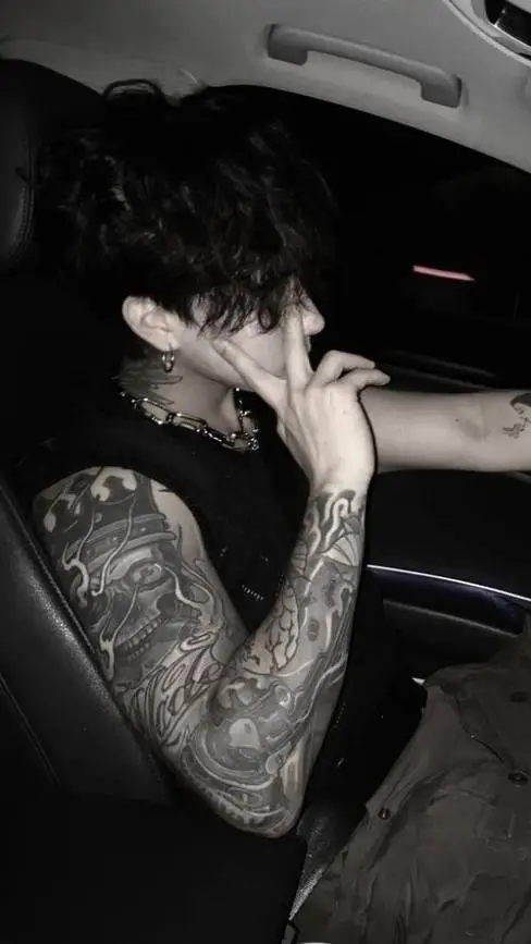 ai character: Vincent background