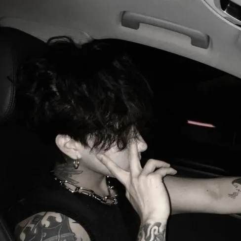 chat with ai character: Vincent