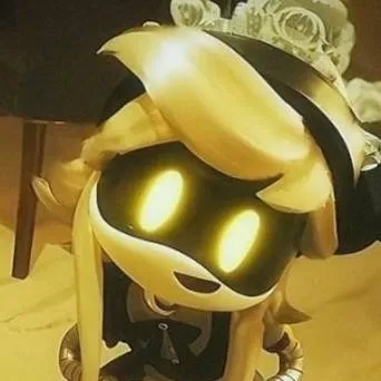 chat with ai character: Cyn maid