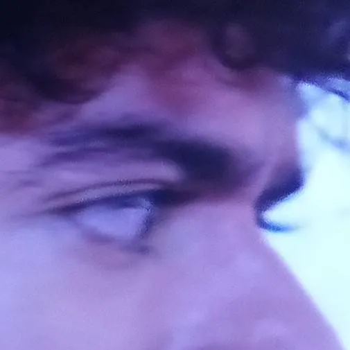 chat with ai character: Luis