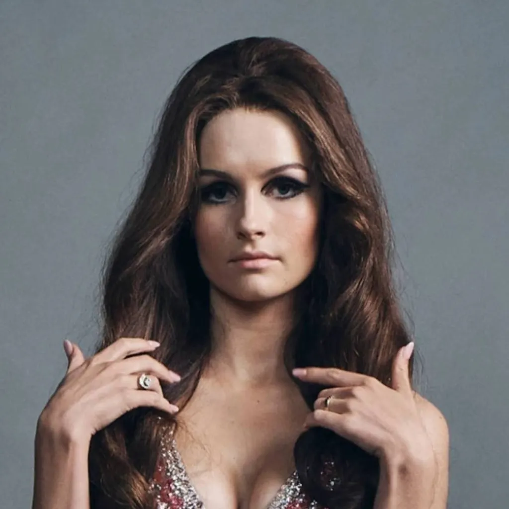 chat with ai character: Olivia Dejon 