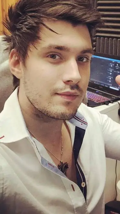 ai character: Dexter manning❤️ background