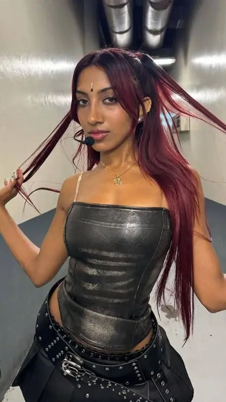 ai character: Lara raj background