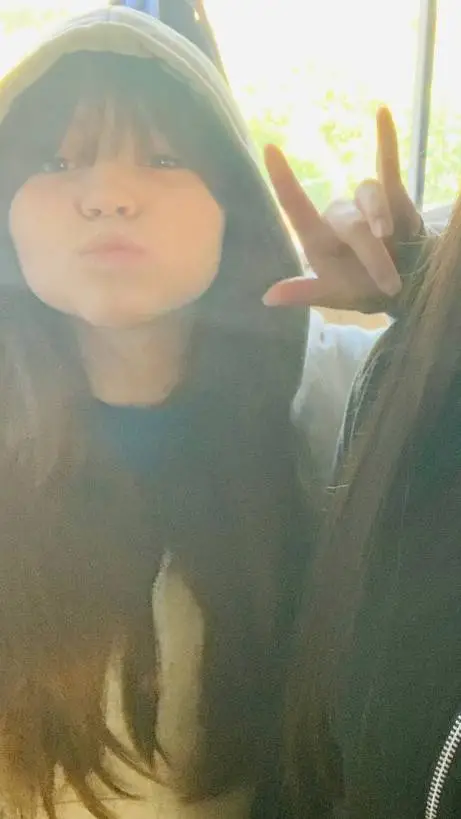 ai character: Isabella  background