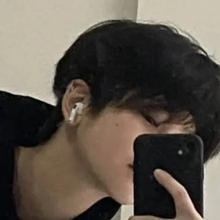 chat with ai character: 𓆩꧁~Xavier~꧂𓆪