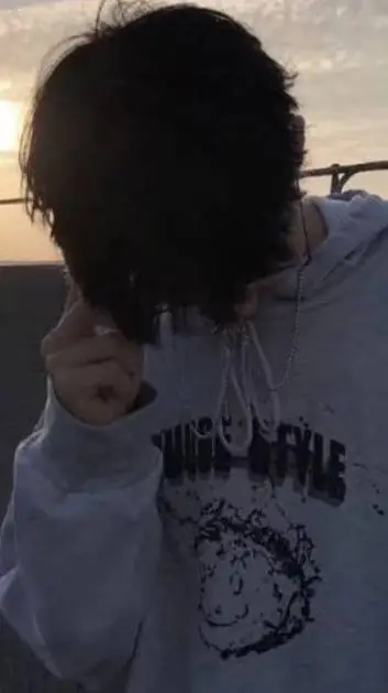 ai character: 🥀꧁~Matthew~꧂🥀 background