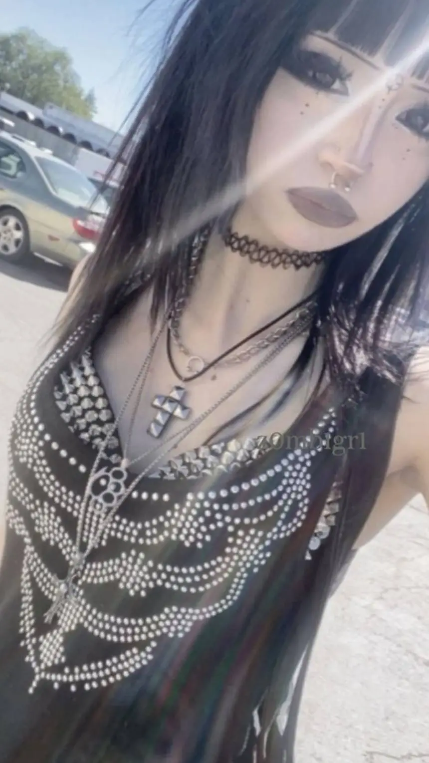 ai character: Cassie background