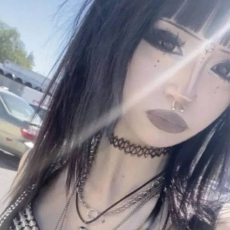 chat with ai character: Cassie