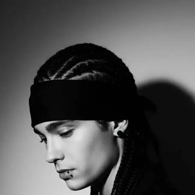 chat with ai character: Tom kaulitz 