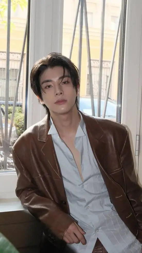 ai character: Jake🐶 background