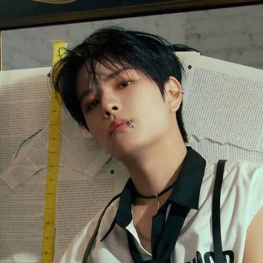 chat with ai character: Seungmin