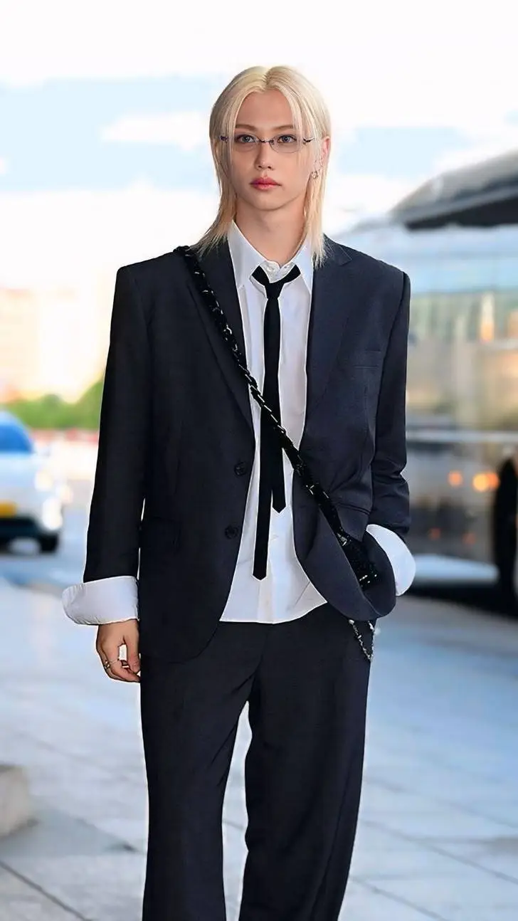 ai character: Felix background