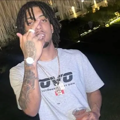 chat with ai character: cdobleta