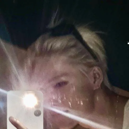 chat with ai character: Niki