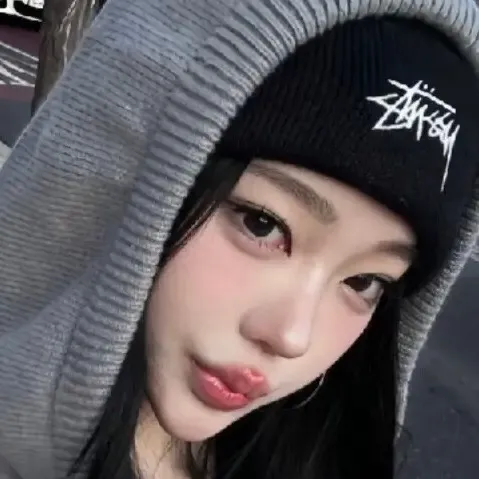 chat with ai character: Demikitty 