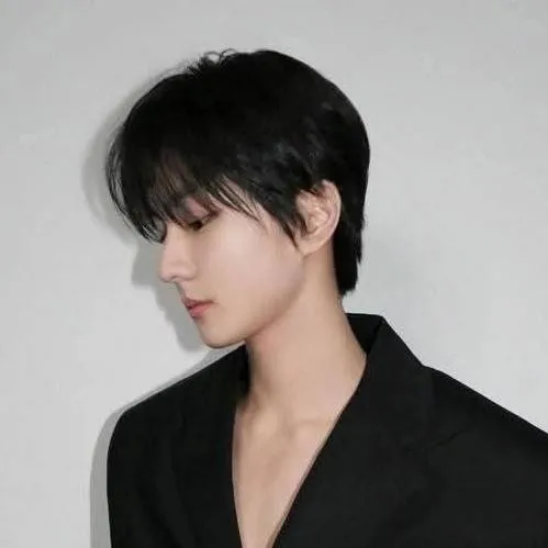 chat with ai character: Jungwon