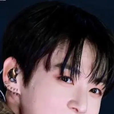 chat with ai character: Jungkook 