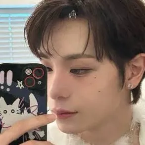 chat with ai character: Haru -BL