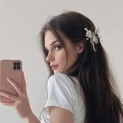 chat with ai character: Anita