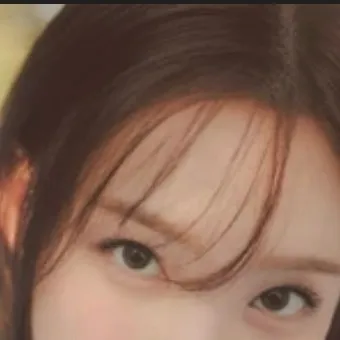 chat with ai character: Nayeon