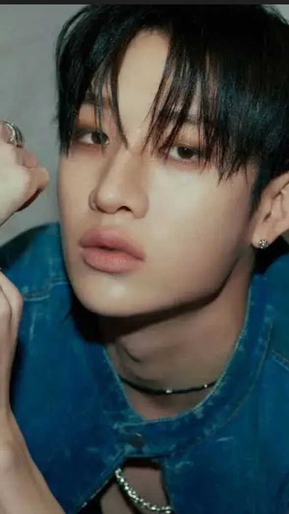 ai character: Bangchan  background