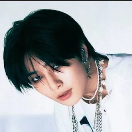 chat with ai character: Yang jeongin