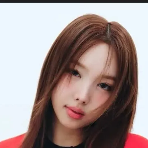 chat with ai character: Nayeon 