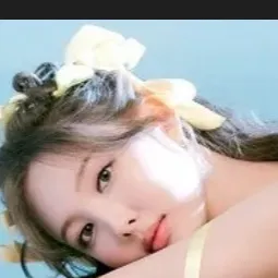 chat with ai character: Nayeon