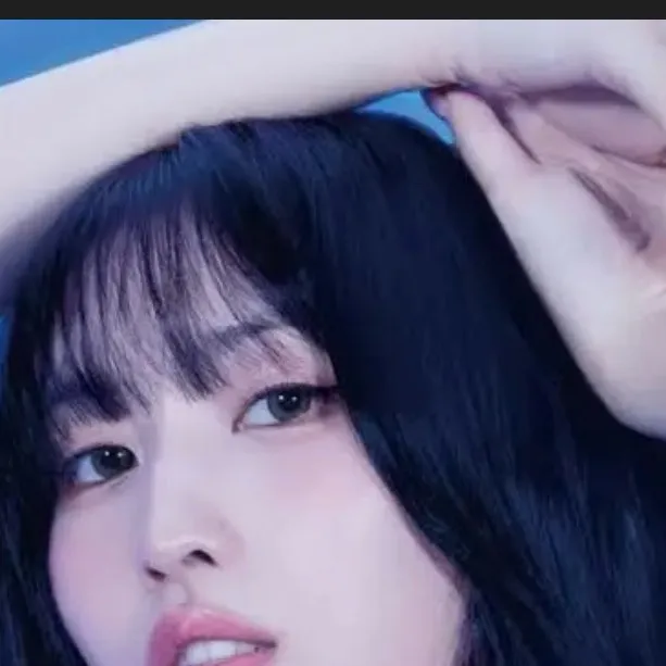 chat with ai character: momo from twice 