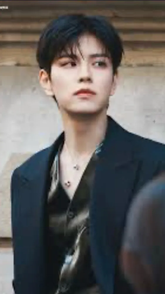 ai character: Seungmin  background