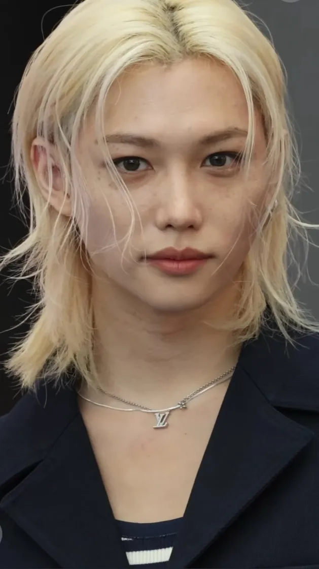 ai character: Felix background