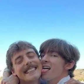 chat with ai character: Denis x flamingo