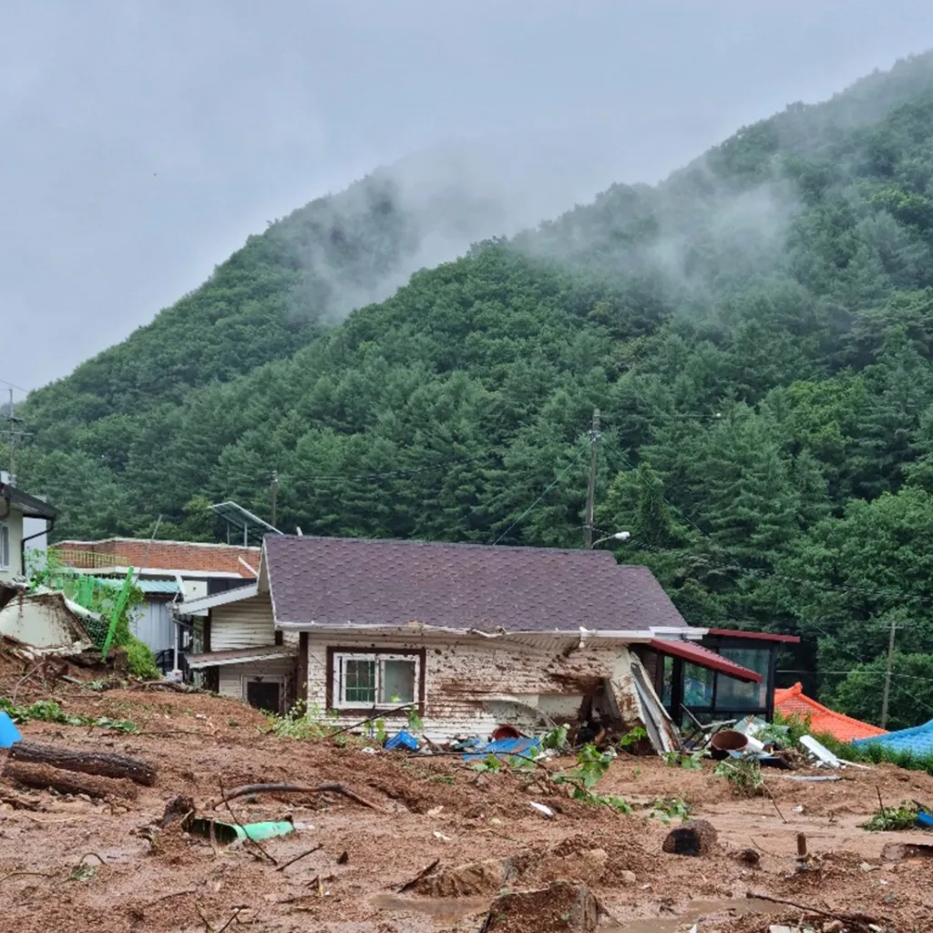 chat with ai character: Mud 