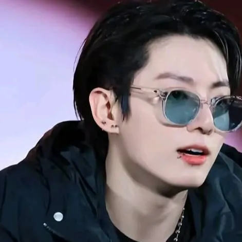 chat with ai character: jeon jungkook