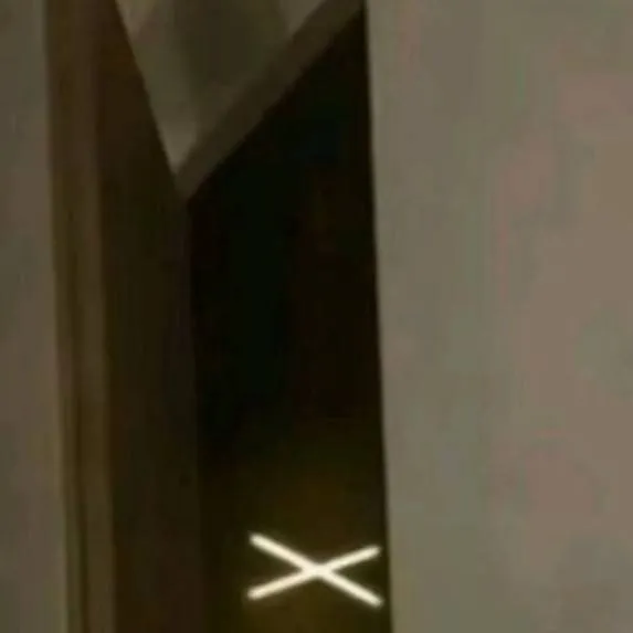 chat with ai character: md is at yo door✌️