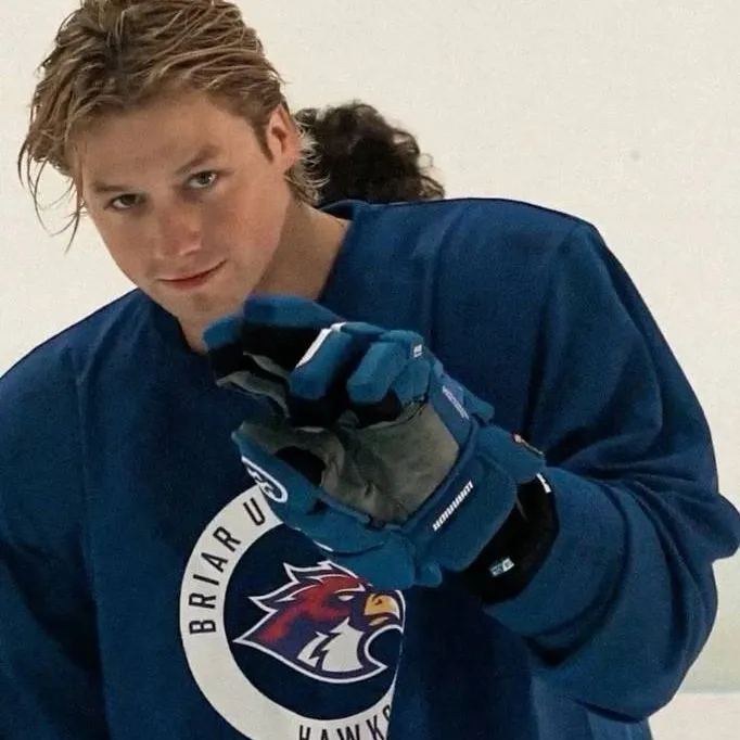 chat with ai character: Dean Dilaurentis