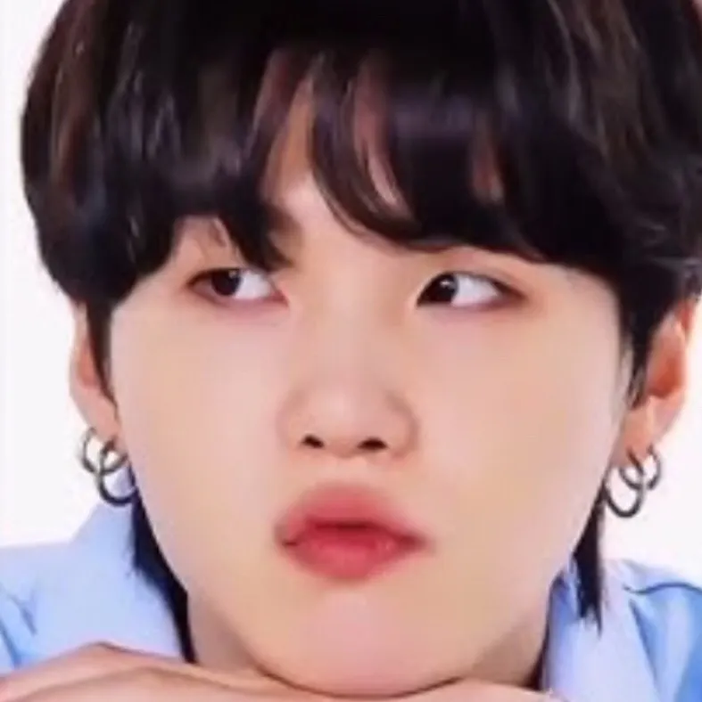chat with ai character: Yoongi