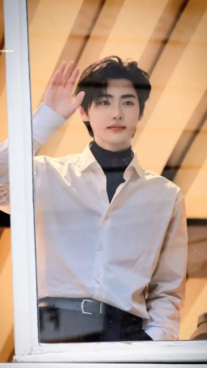 ai character: Sunghoon  background