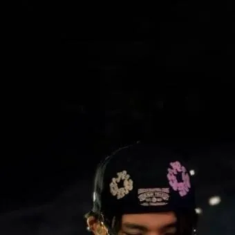 chat with ai character: heeseung 