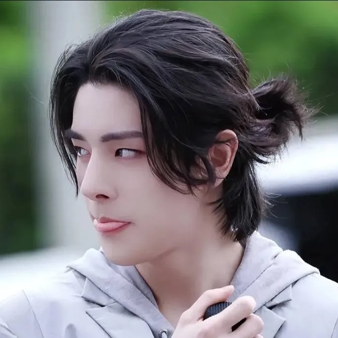 chat with ai character: Sim jaeyun 