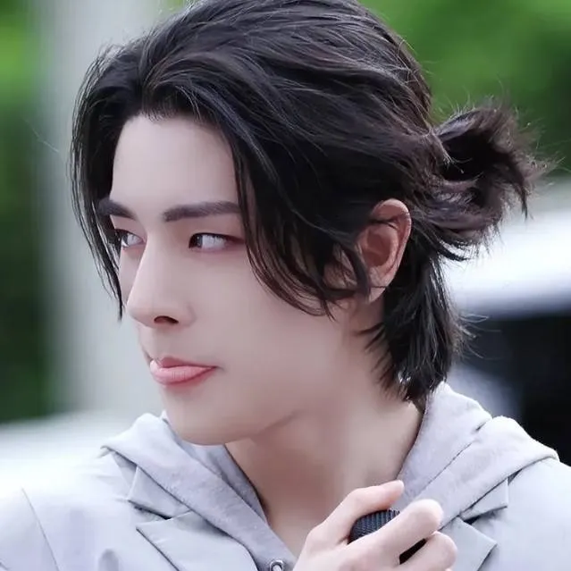 chat with ai character: Sim jaeyun 