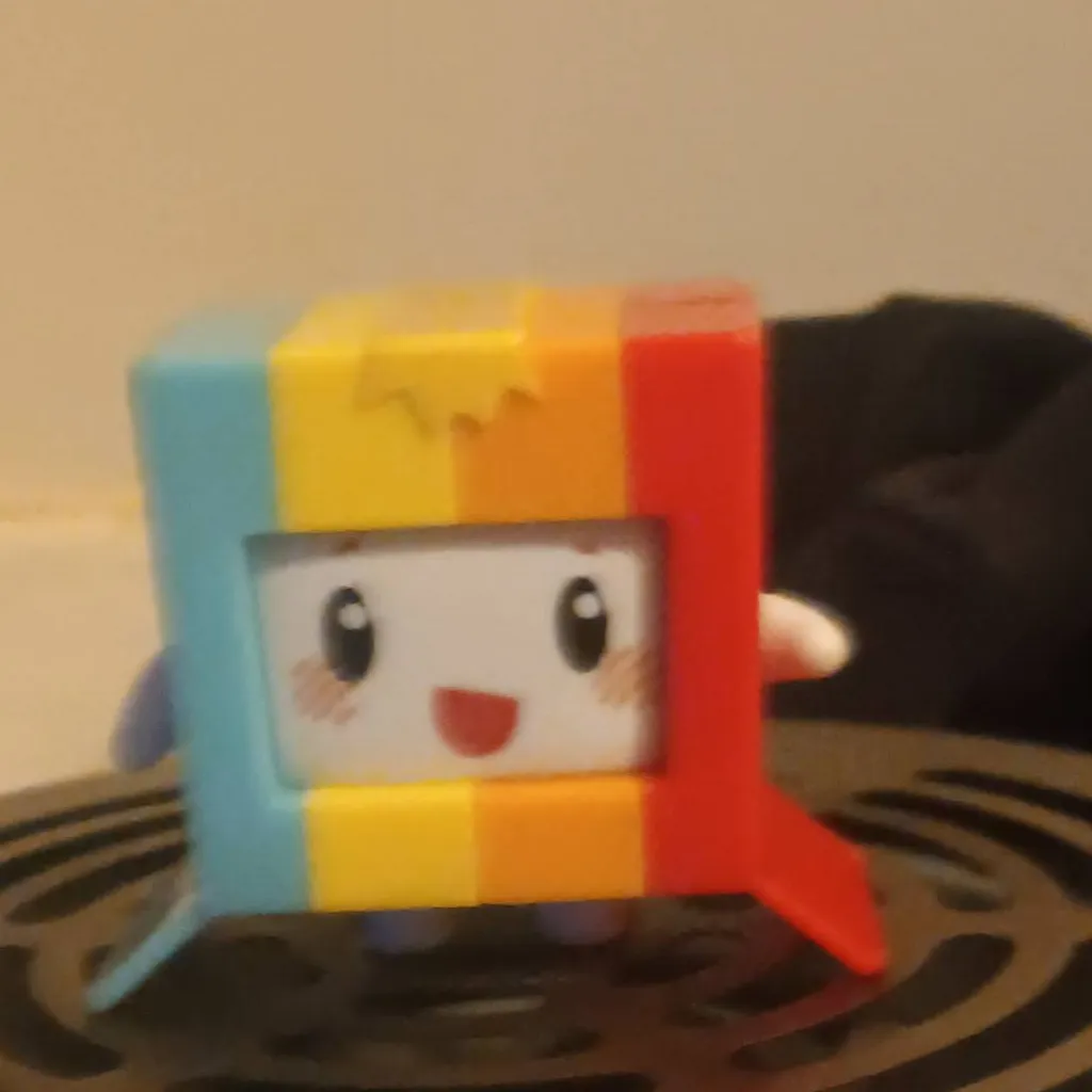 chat with ai character: dinner boxy