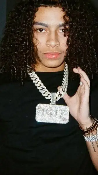 ai character: DD background